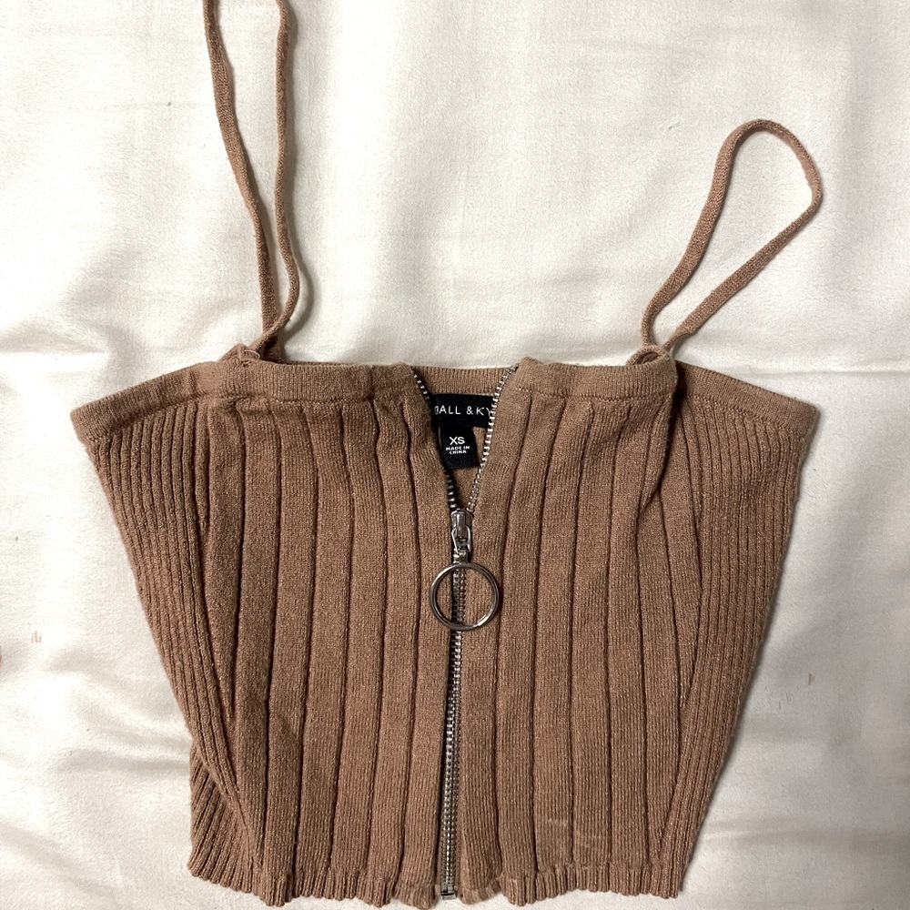 KANDALL & KYLIE cropped zip up tank top XS for chic clubbing fit or casual!!